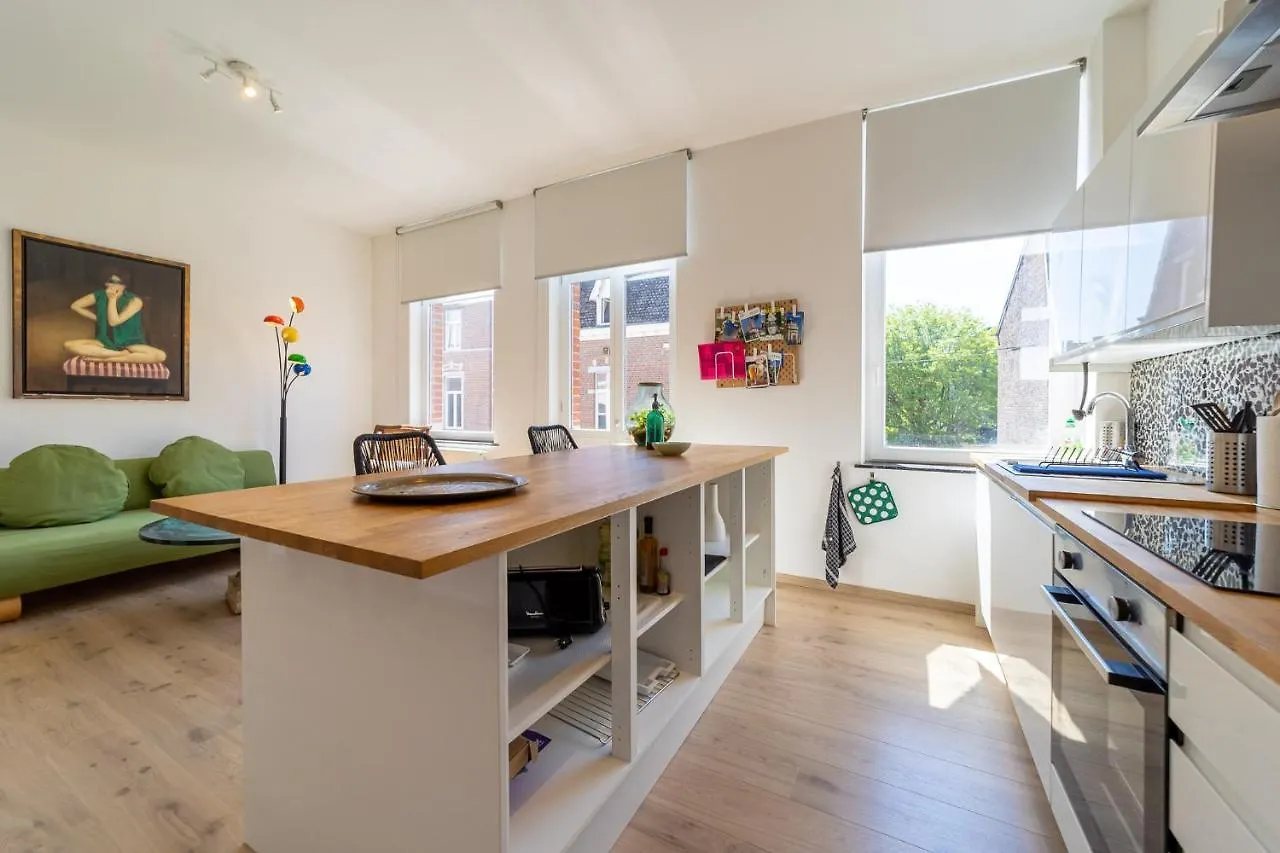 Lyves Two Apartment Liege 0*,